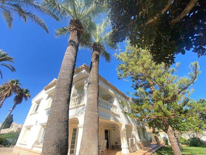 Image No.22-8 Bed Villa for sale
