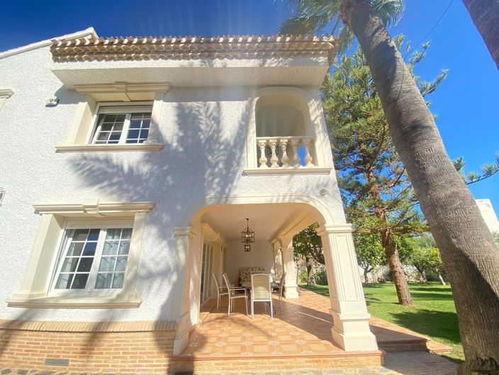 Image No.23-8 Bed Villa for sale