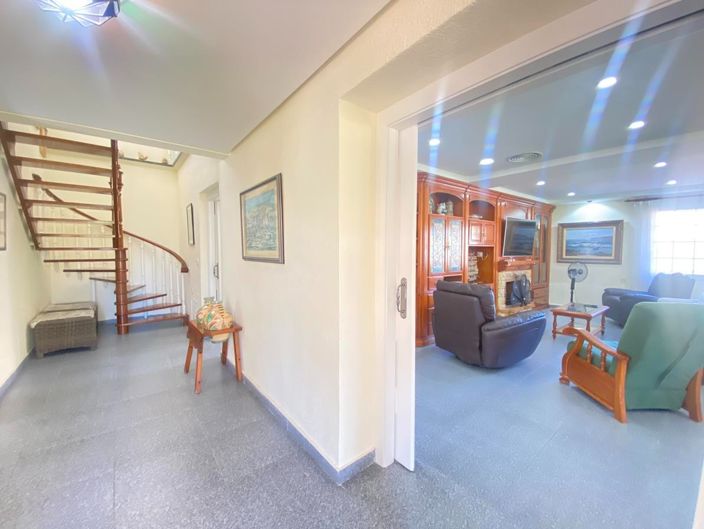 Image No.27-8 Bed Villa for sale