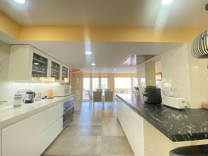 Image No.34-8 Bed Villa for sale