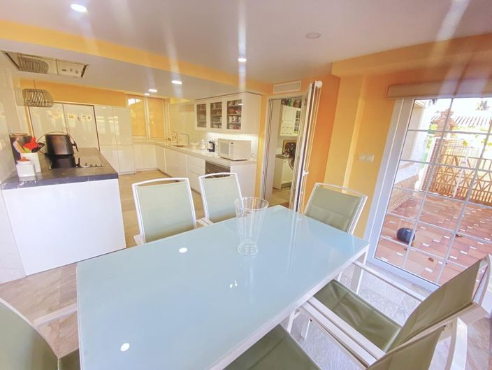 Image No.36-8 Bed Villa for sale