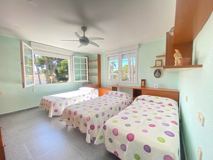 Image No.45-8 Bed Villa for sale