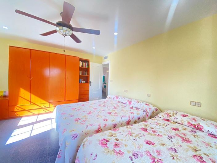 Image No.46-8 Bed Villa for sale
