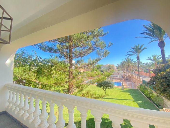 Image No.48-8 Bed Villa for sale