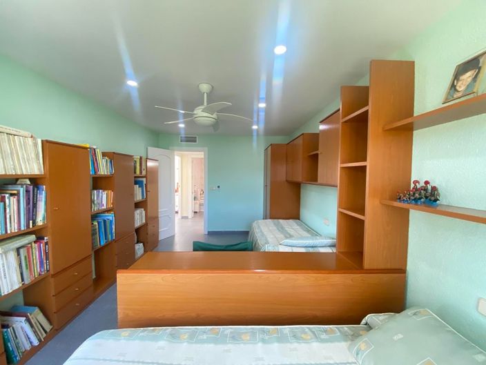 Image No.50-8 Bed Villa for sale