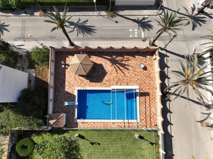 Image No.7-8 Bed Villa for sale