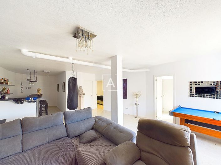 Image No.3-3 Bed Villa for sale