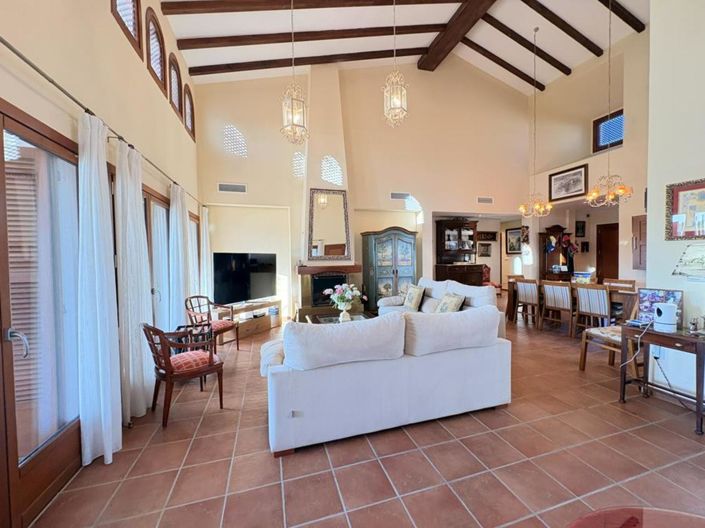 Image No.26-3 Bed Villa for sale