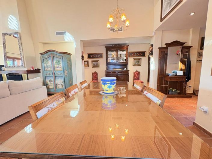 Image No.28-3 Bed Villa for sale