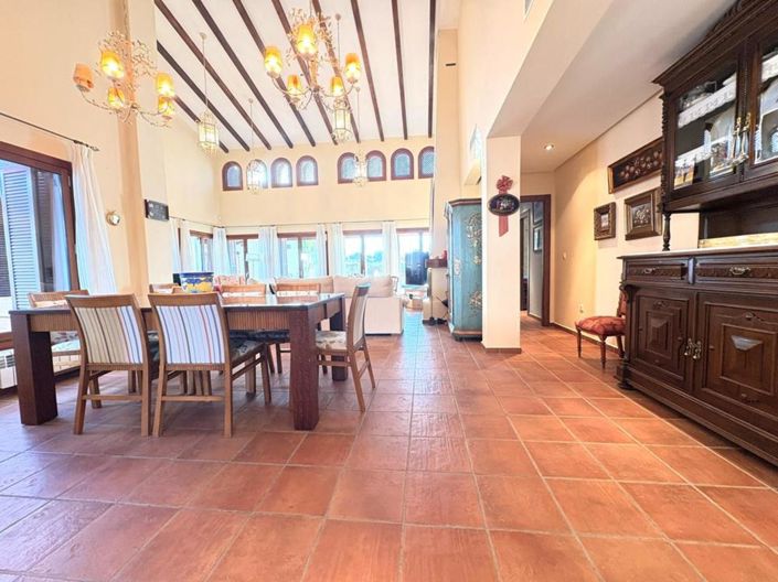 Image No.29-3 Bed Villa for sale