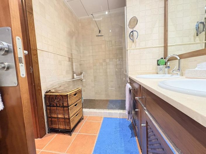 Image No.39-3 Bed Villa for sale