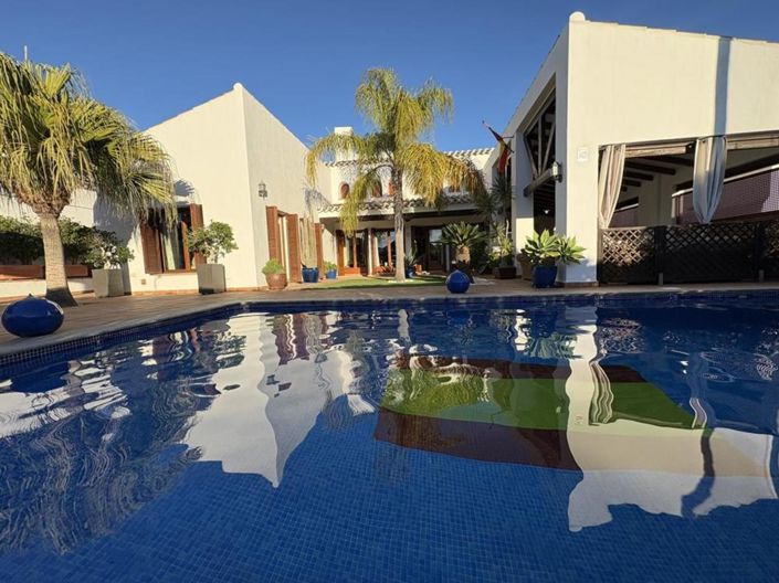 Image No.7-3 Bed Villa for sale