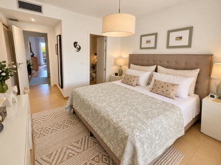 Image No.16-2 Bed Apartment for sale