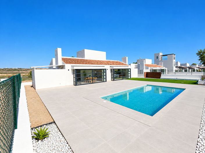 Image No.2-4 Bed Villa for sale