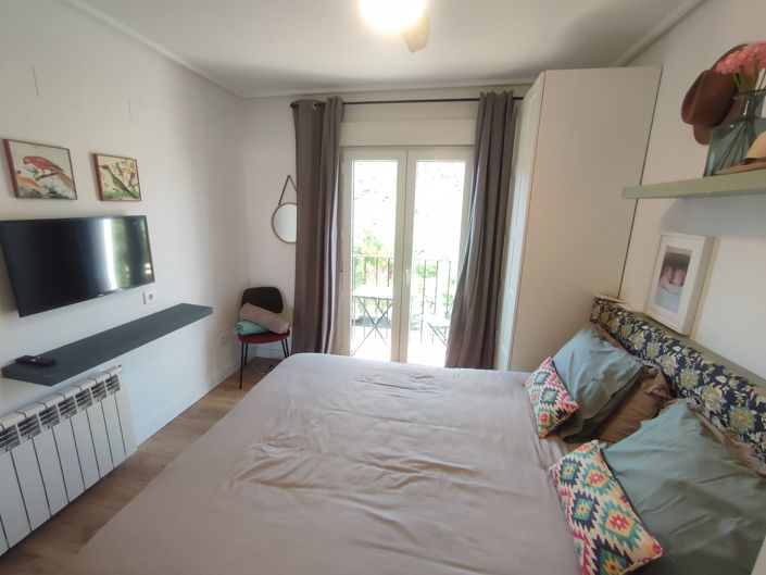 Image No.24-2 Bed Apartment for sale