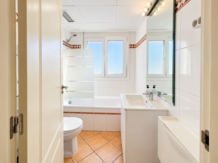 Image No.10-2 Bed Apartment for sale