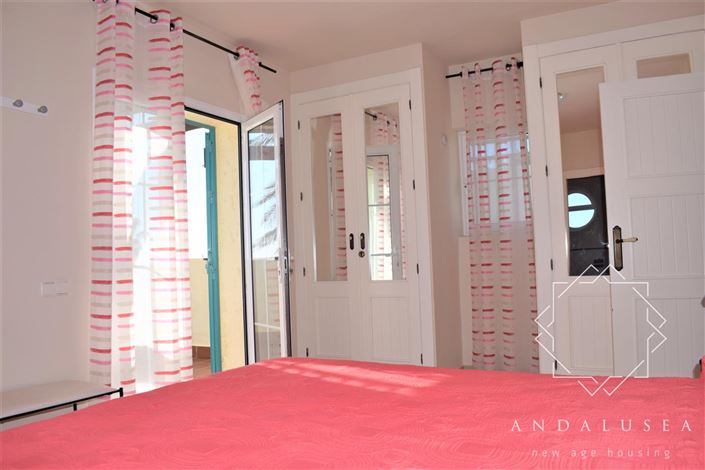 Image No.18-4 Bed Property for sale