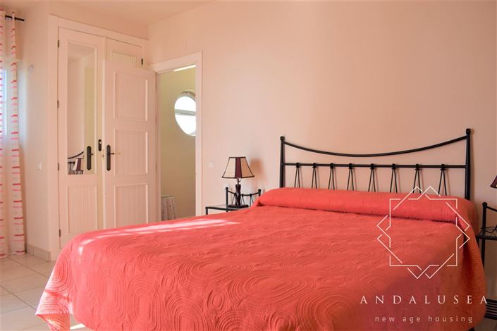 Image No.23-4 Bed Property for sale