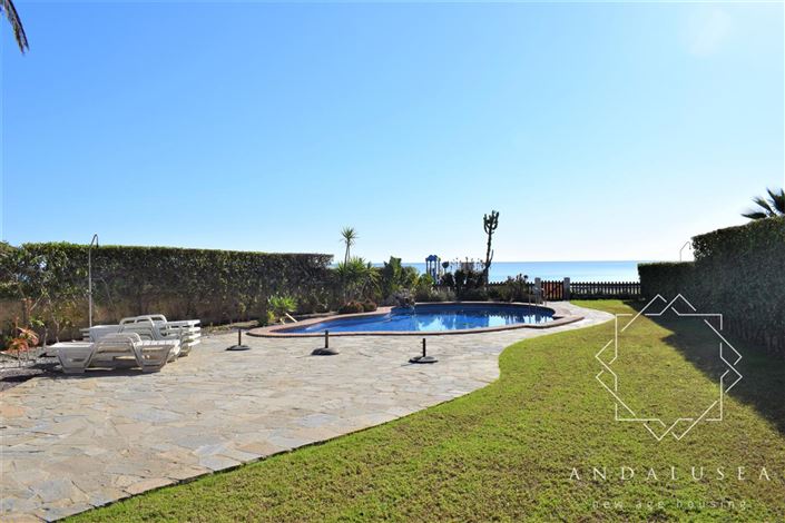 Image No.41-4 Bed Property for sale