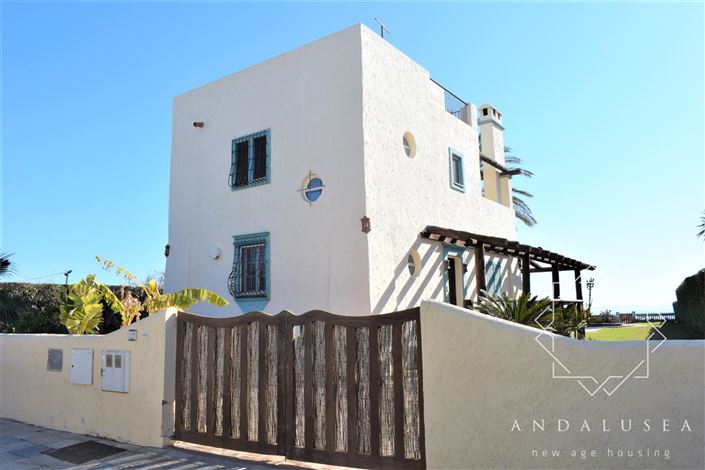 Image No.45-4 Bed Property for sale