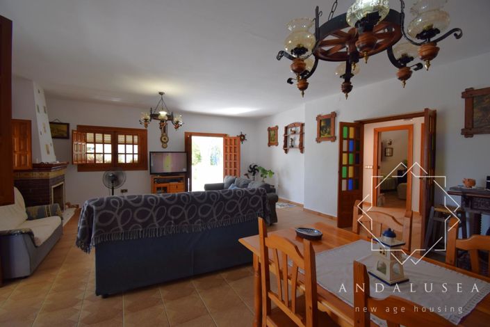 Image No.13-3 Bed Property for sale