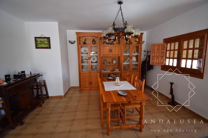 Image No.14-3 Bed Property for sale