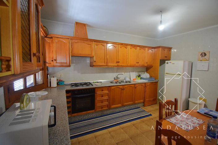 Image No.17-3 Bed Property for sale