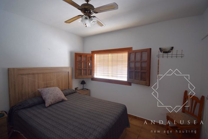 Image No.19-3 Bed Property for sale