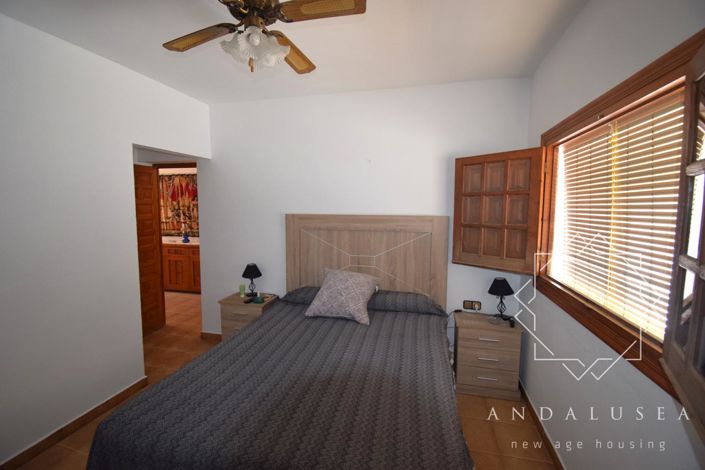 Image No.22-3 Bed Property for sale