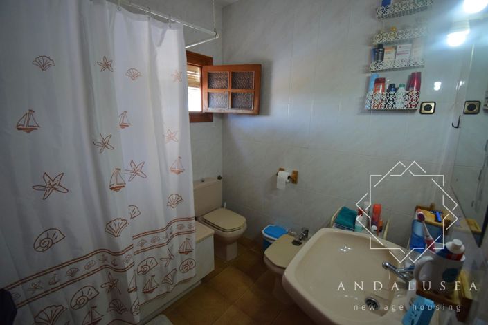 Image No.26-3 Bed Property for sale