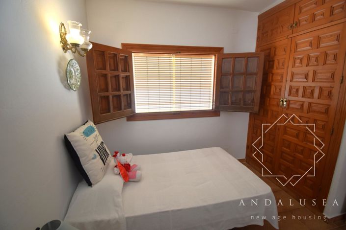 Image No.31-3 Bed Property for sale