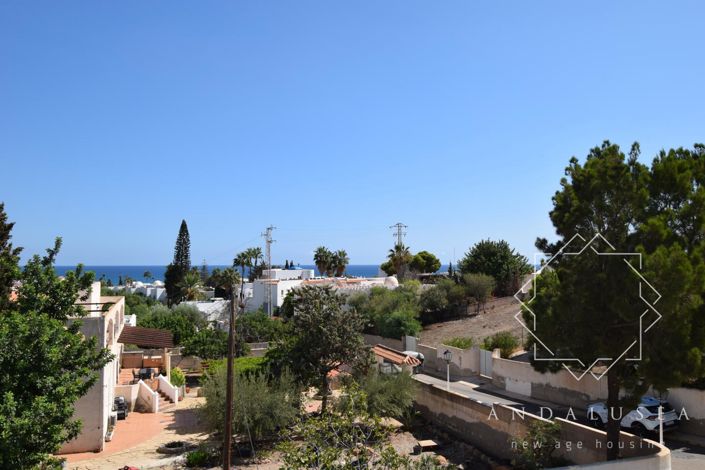 Image No.53-3 Bed Property for sale