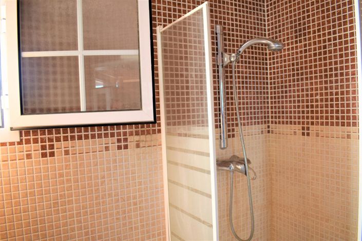 Image No.35-6 Bed Property for sale