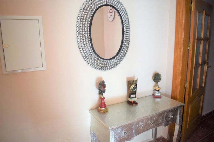 Image No.4-6 Bed Property for sale