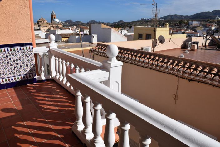 Image No.40-6 Bed Property for sale