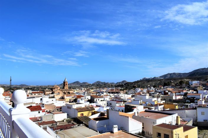 Image No.46-6 Bed Property for sale