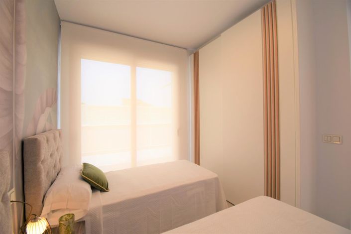 Image No.16-3 Bed Property for sale