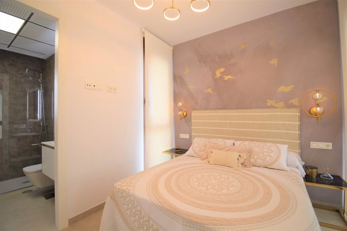 Image No.20-3 Bed Property for sale