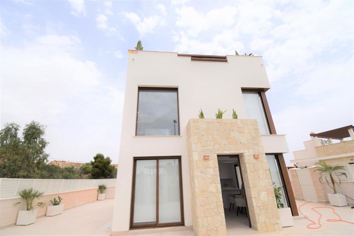 Image No.3-3 Bed Property for sale