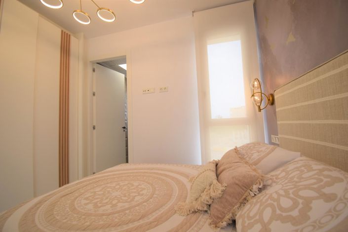 Image No.23-3 Bed Property for sale