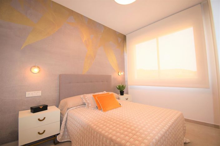 Image No.26-3 Bed Property for sale