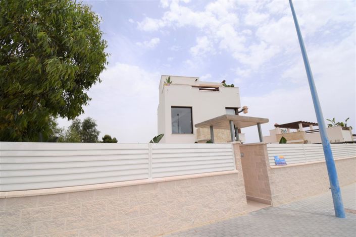 Image No.46-3 Bed Property for sale