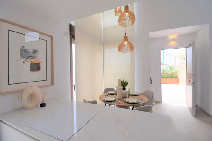 Image No.8-3 Bed Property for sale