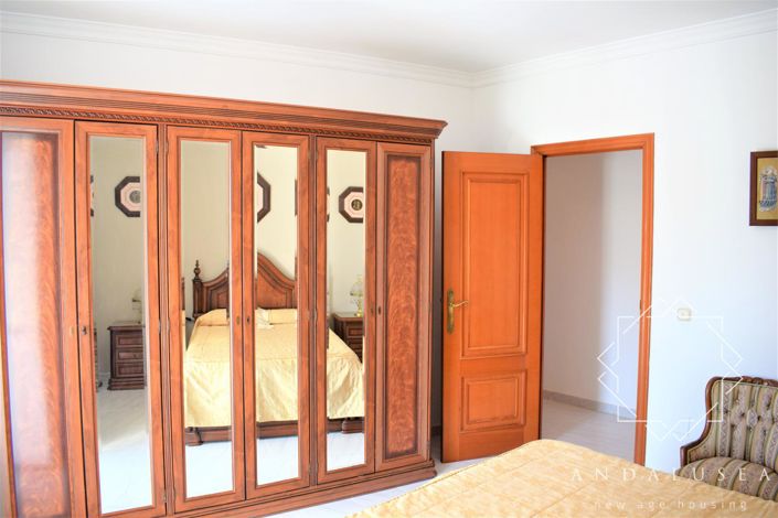 Image No.22-4 Bed Property for sale