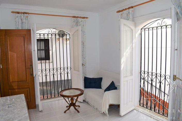 Image No.24-4 Bed Property for sale