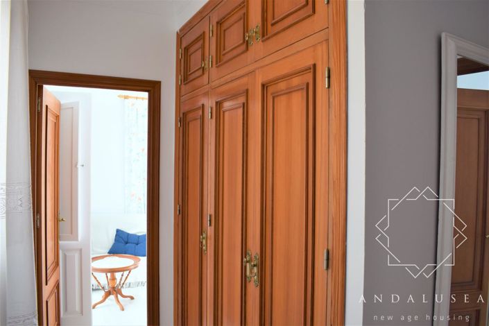 Image No.25-4 Bed Property for sale