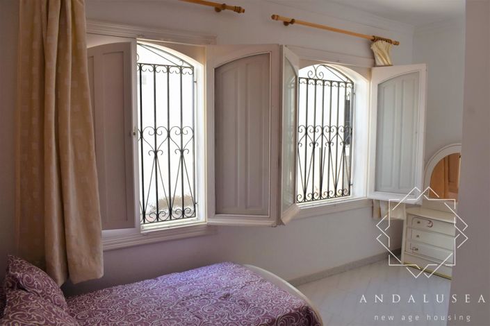 Image No.28-4 Bed Property for sale