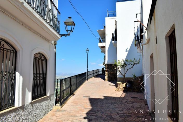 Image No.5-4 Bed Property for sale