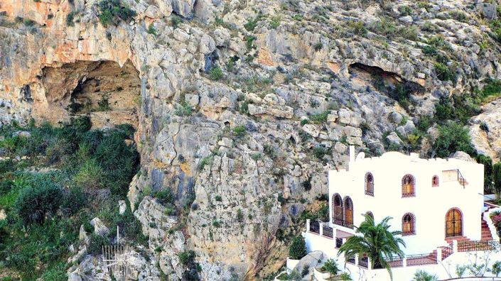 Image No.48-4 Bed Property for sale