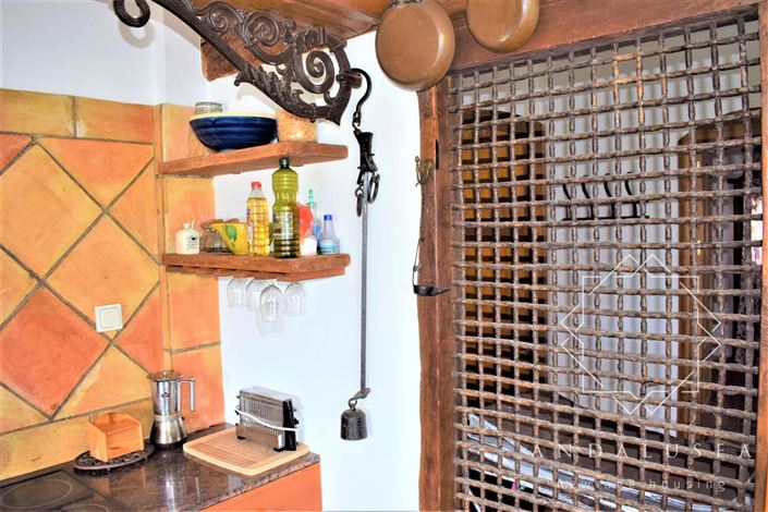 Image No.16-5 Bed Property for sale